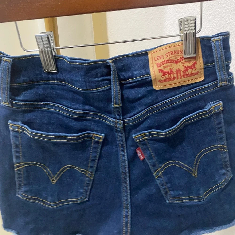 levis - Picture 3 of 3